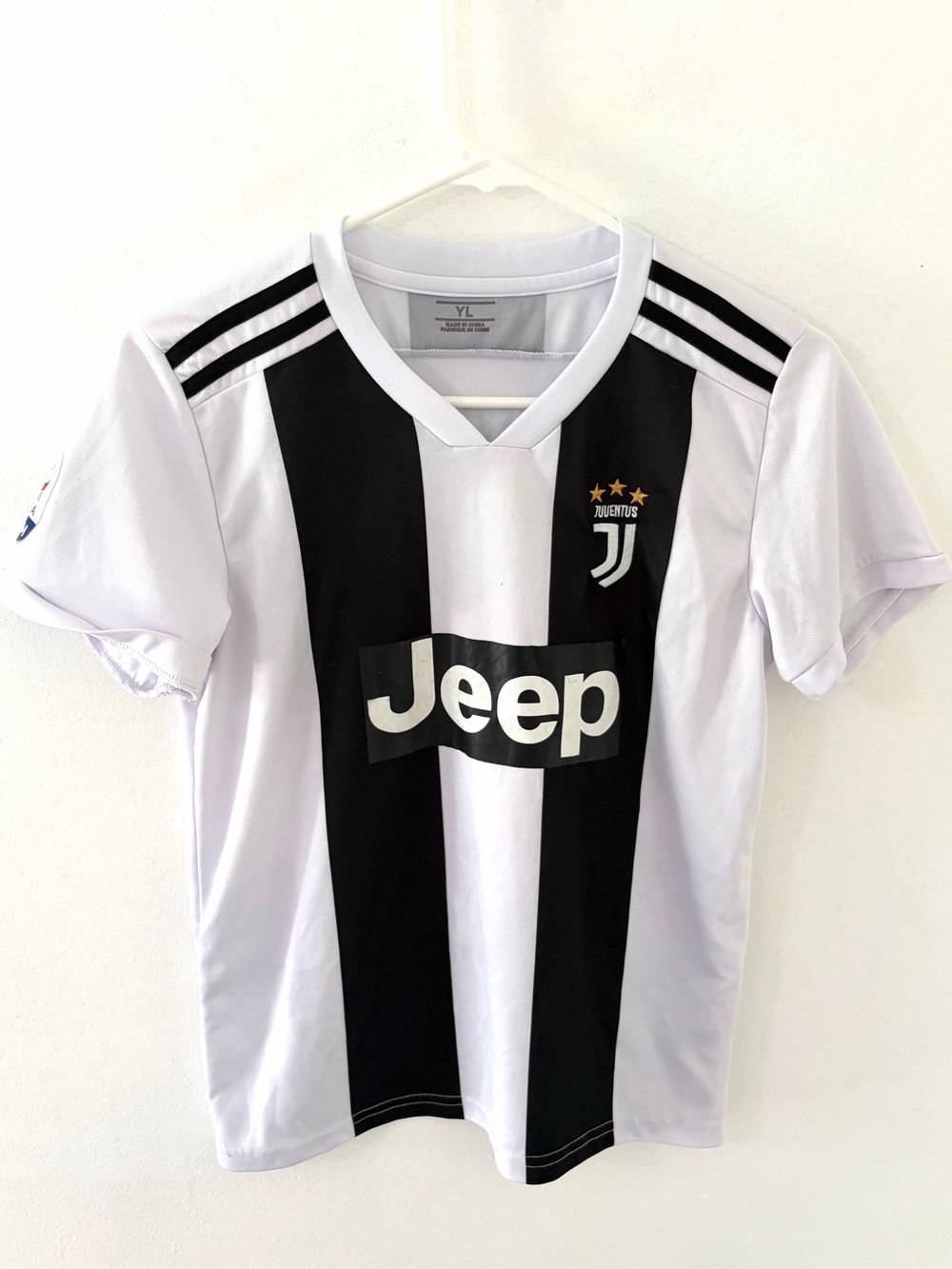 Juventus FC 2018-19 Cristiano Ronaldo Home Kit/Jersey, Size: Youth Large